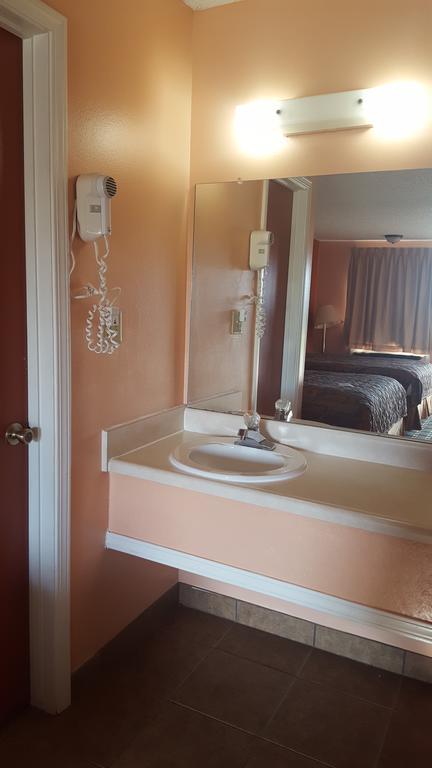 Budget Inn And Suites Siloam Springs Екстериор снимка