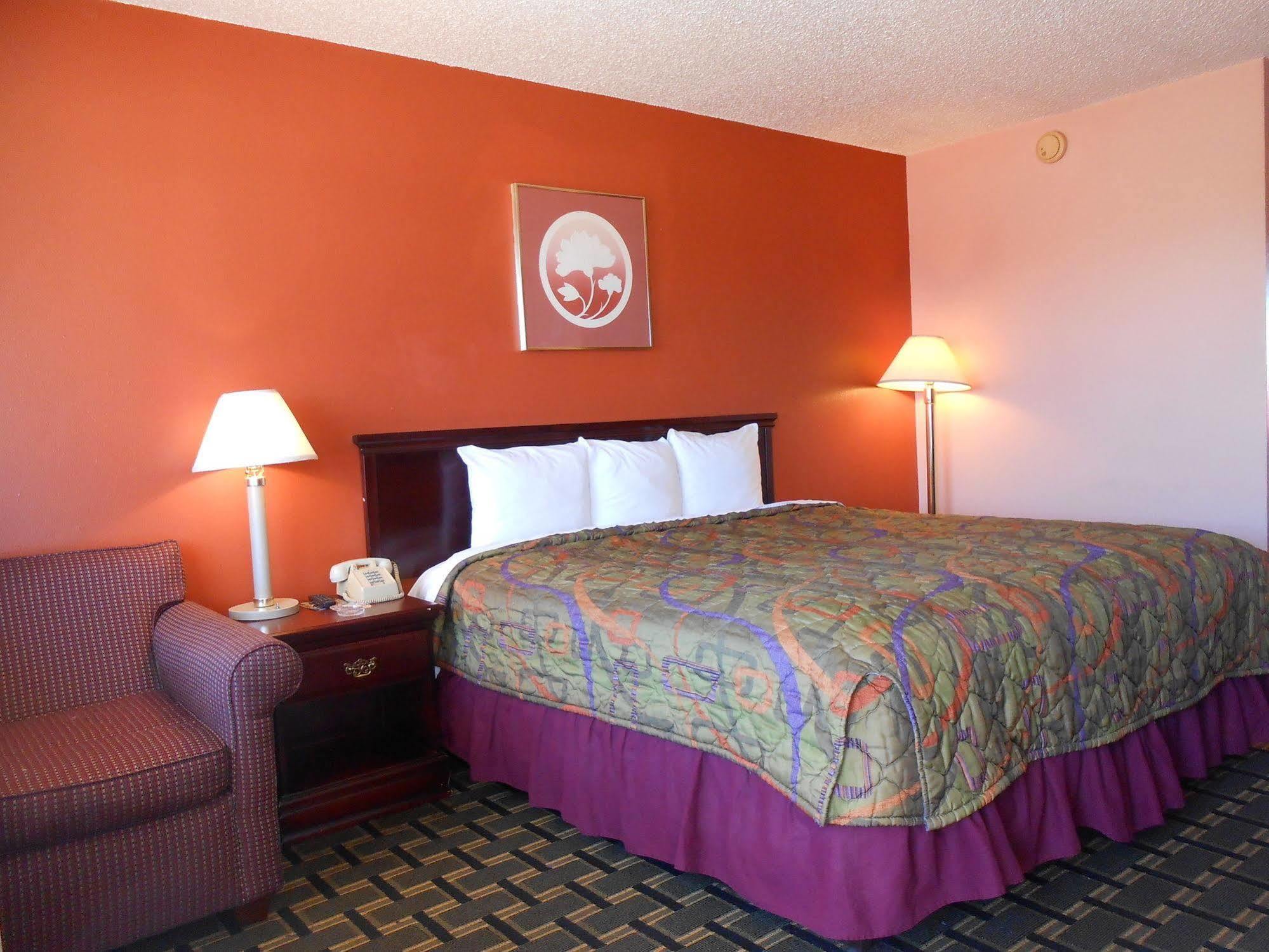 Budget Inn And Suites Siloam Springs Екстериор снимка