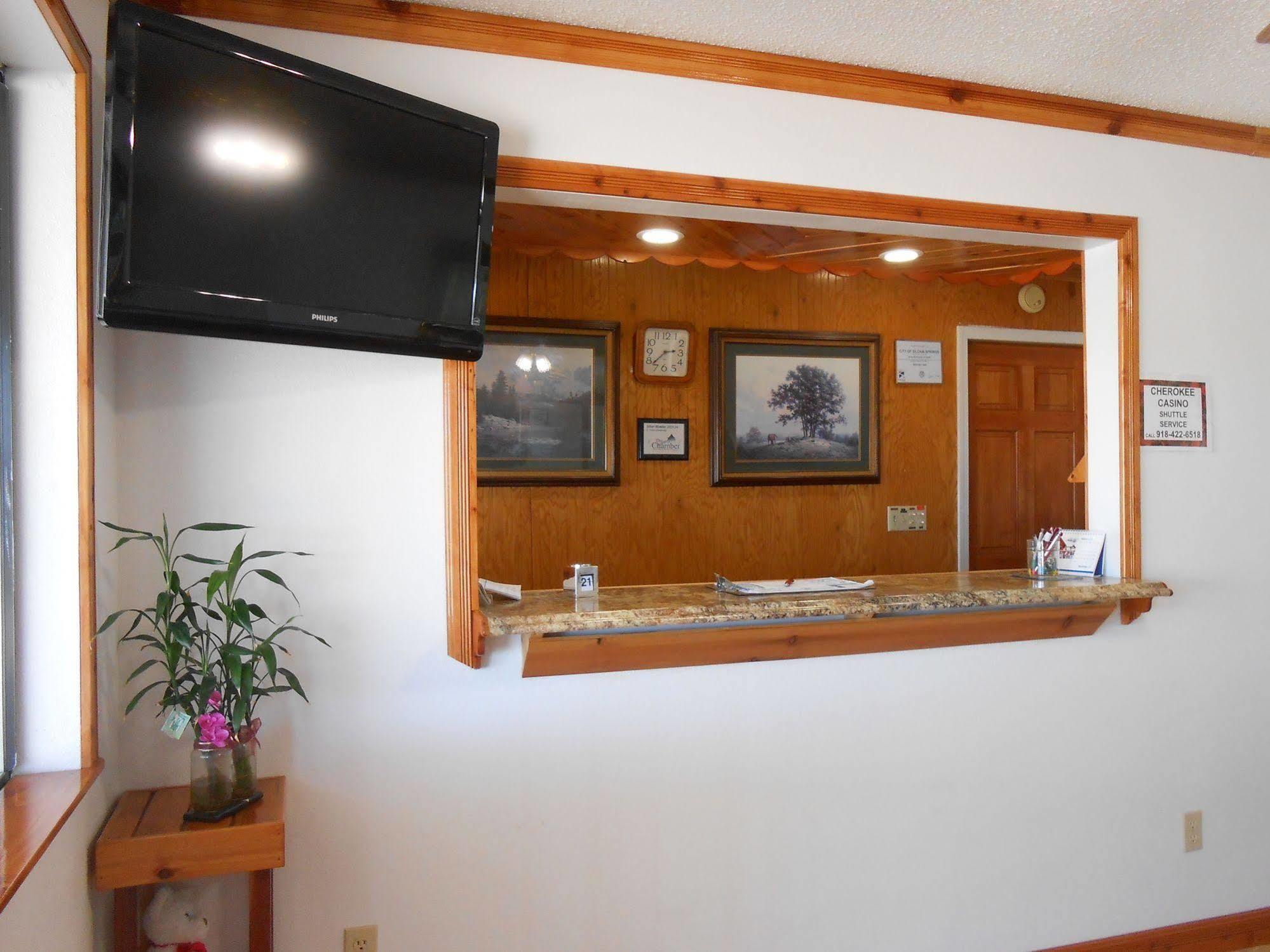 Budget Inn And Suites Siloam Springs Екстериор снимка